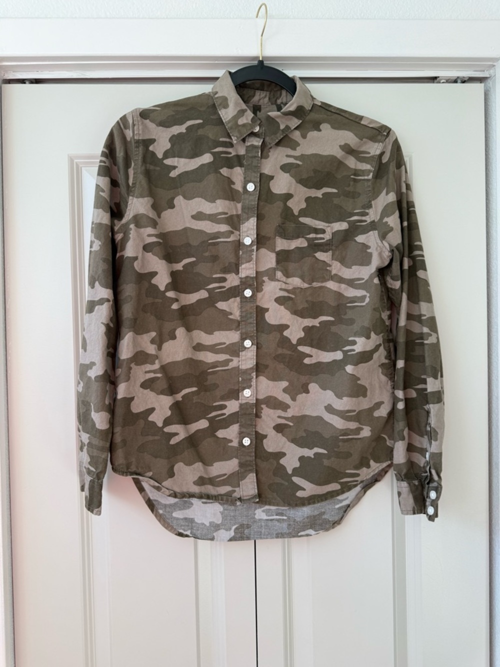 Universal Thread Olive & Tan Camo Button-Down Shirt